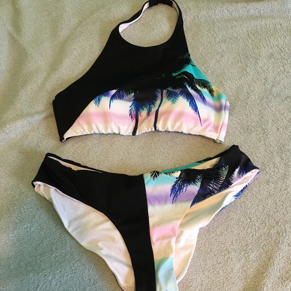 Victoria’s Secret colorblock bikini set